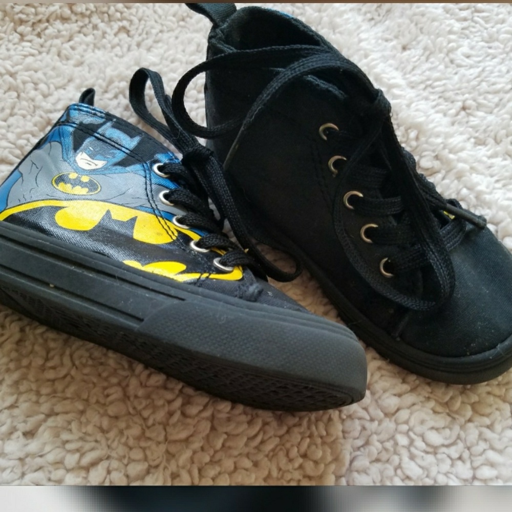 Converse style Batman shoes